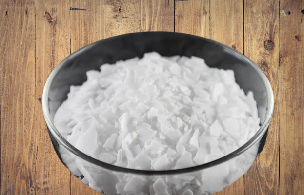 NaOH Flake: Sifat, Manfaat, dan Penggunaannya dalam Proses Industri